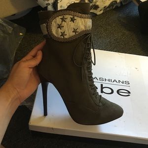 bebe Shoes - SALE❗️Kardashians for BEBE bebe Shoes - SALE❗️Kardashians for BEBE