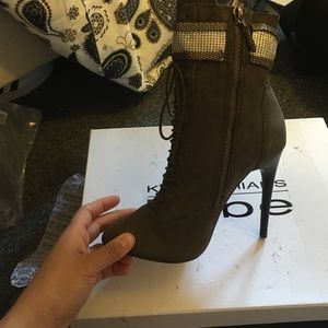 bebe Shoes - SALE❗️Kardashians for BEBE bebe Shoes - SALE❗️Kardashians for BEBE