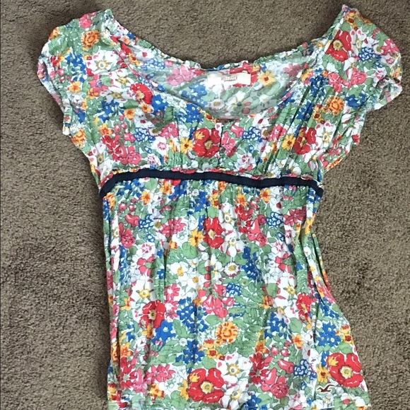 Hollister Flower Top