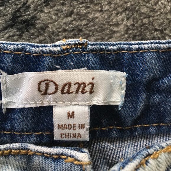 Shorts - Picture 2 of 3