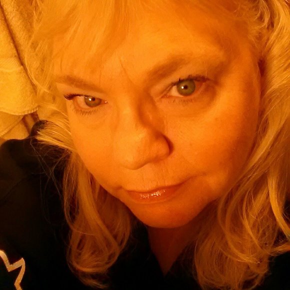Meet your Posher, Lynn - Picture 1 of 1