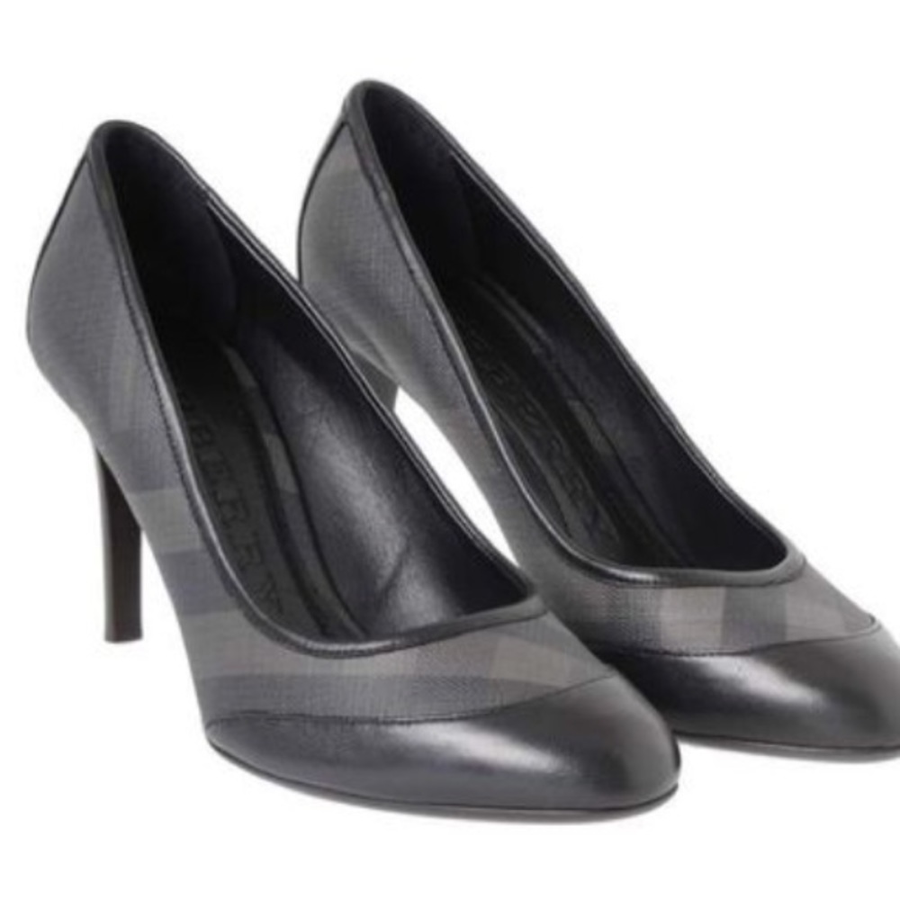 SALE‼️ Burberry black smoke heels
