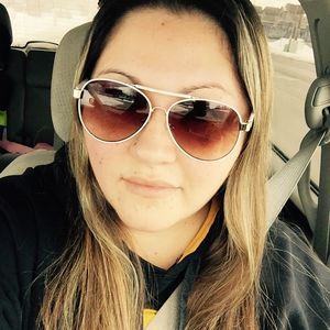 Meet your Posher, Kayla