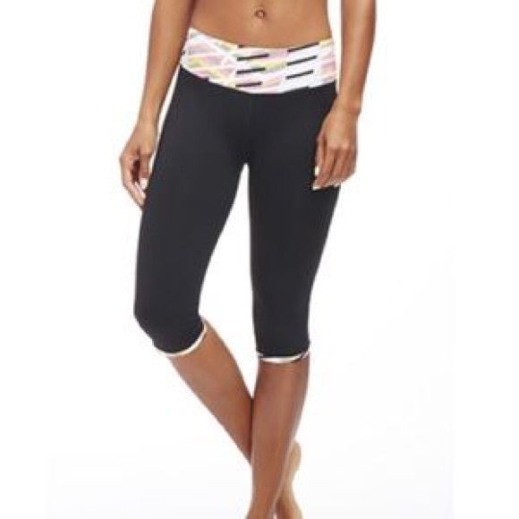 Rio Run Capri in Black/Impulse print pink - Picture 1 of 1
