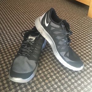 Black/ grey Nike free run