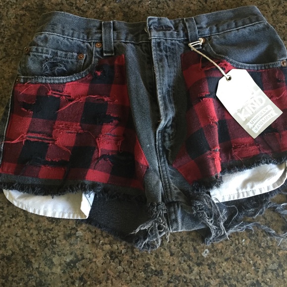 LF FURST OF A KIND PLAID SHORTS reserved!