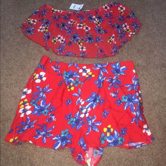 SALE🎉NWT! Floral two piece shorts outfit