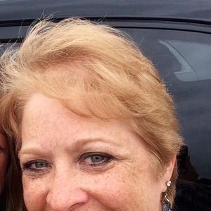 Meet your Posher, Desmona