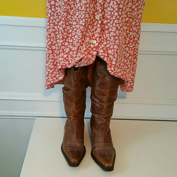 Spurs cowboy boots size 8.5