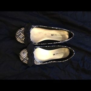 Black and white American eagle flats