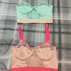 2 bralettes