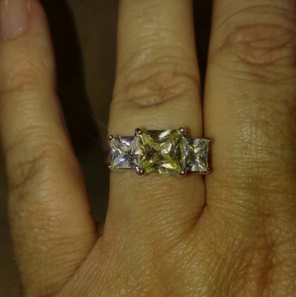 2 CARAT CITRINE RING