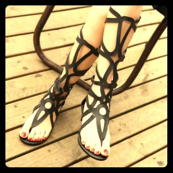 Gladiator high knee sandals size 8 1/2