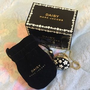 Daisy Marc Jacobs solid perfume