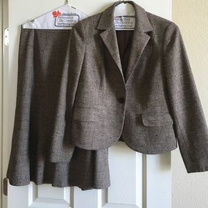Kasper suit set, size 8.