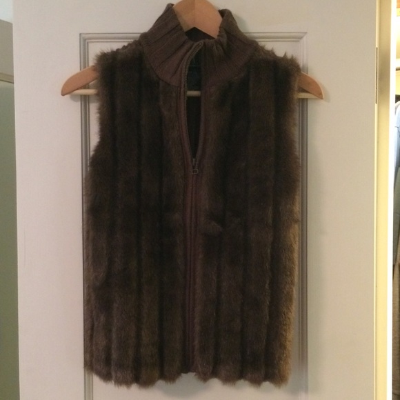 🎉HP🎉 INC International Concepts Faux Fur Vest - Picture 1 of 2