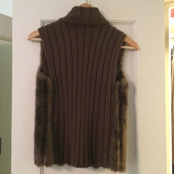 🎉HP🎉 INC International Concepts Faux Fur Vest - Picture 2 of 2
