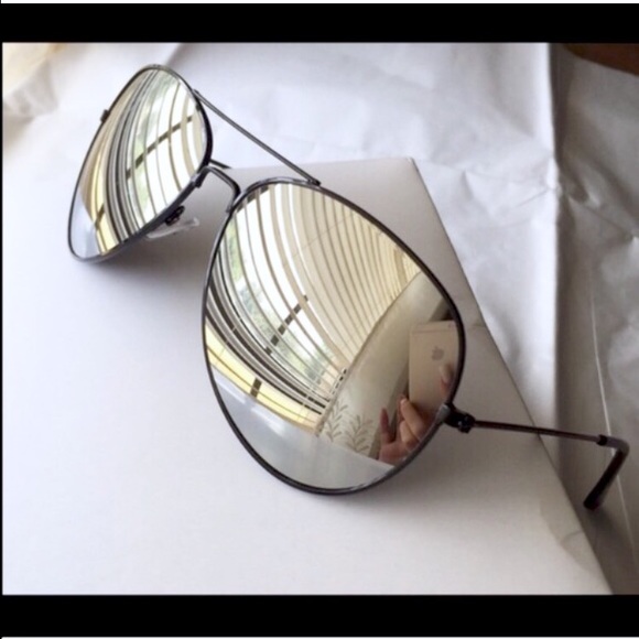 Mirror Lens/Black Frame Aviators - Picture 4 of 6