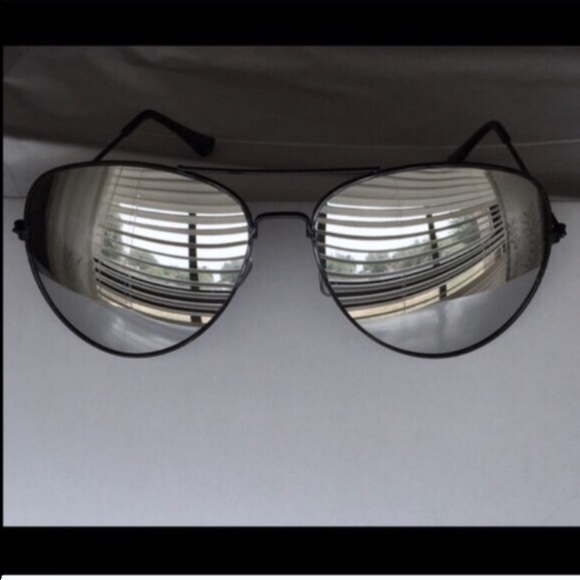 Mirror Lens/Black Frame Aviators - Picture 2 of 6