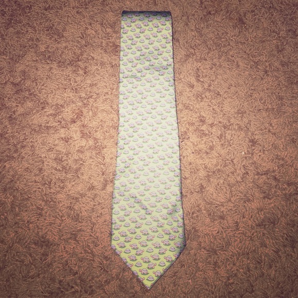 vineyard vines tie