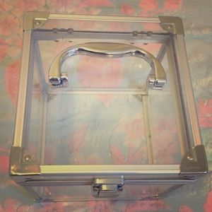 clear cubical one section traincase