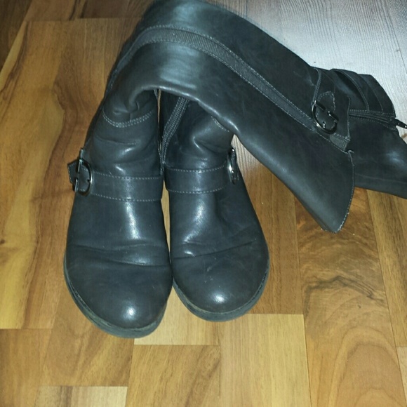 Boots - Picture 2 of 2