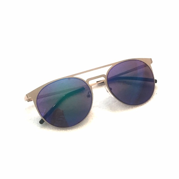 1 hour sale ‼️Blue Frame Sunglasses - Picture 2 of 3