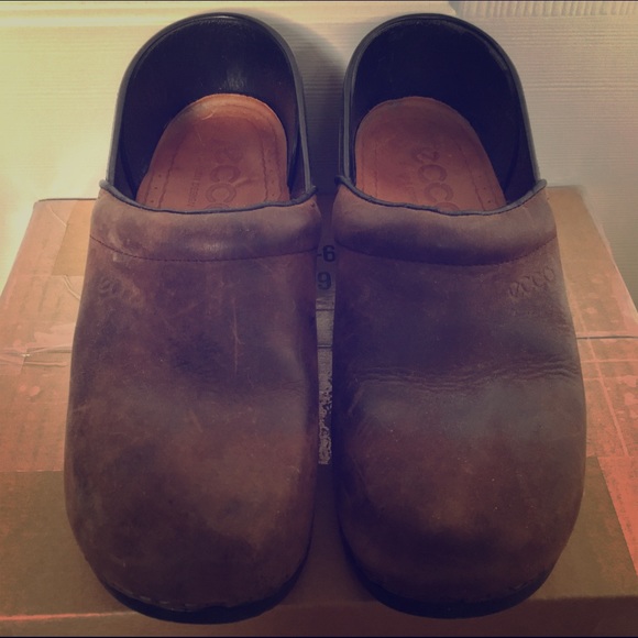 ✖️SOLD✖️ Ecco Traditional Clogs in Brown Leather - Picture 1 of 4