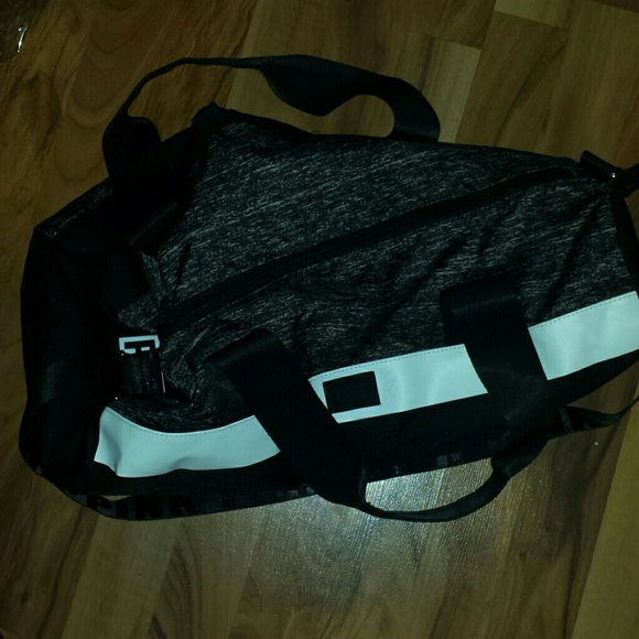 Duffle bag - Picture 2 of 4