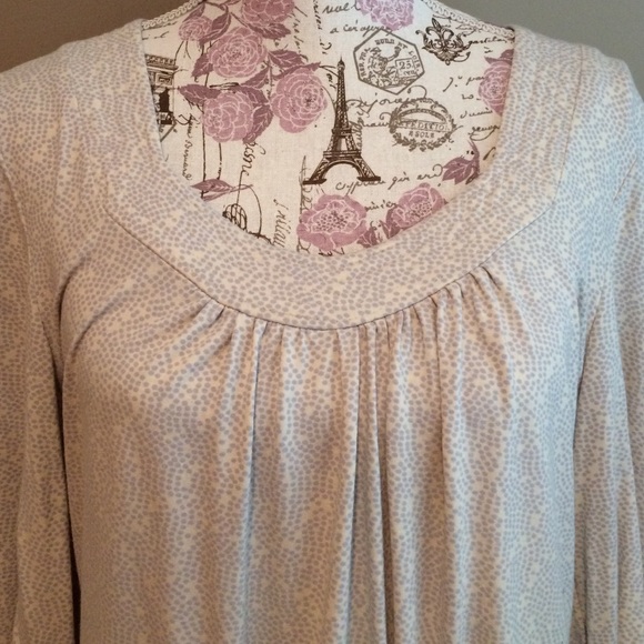 ✨Banana Republic Blue Dot Blouse✨ - Picture 2 of 4