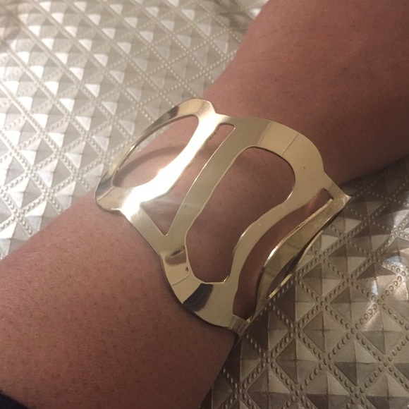 Bracelet/ cuff. - Picture 3 of 3