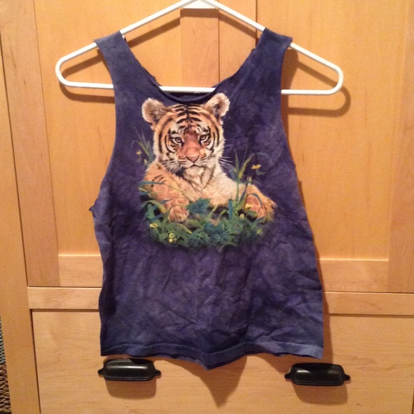 Super cute save the Tigers tank