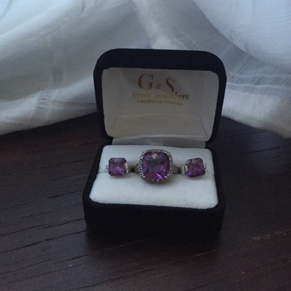 Jewelry - Ring/earring set