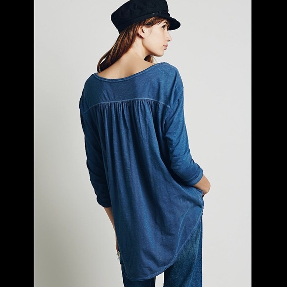 💜bundled FREE PEOPLE slouchy tee - Picture 3 of 4