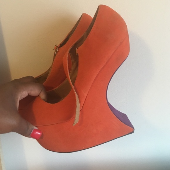 Orange and purple platforms - Picture 1 of 4