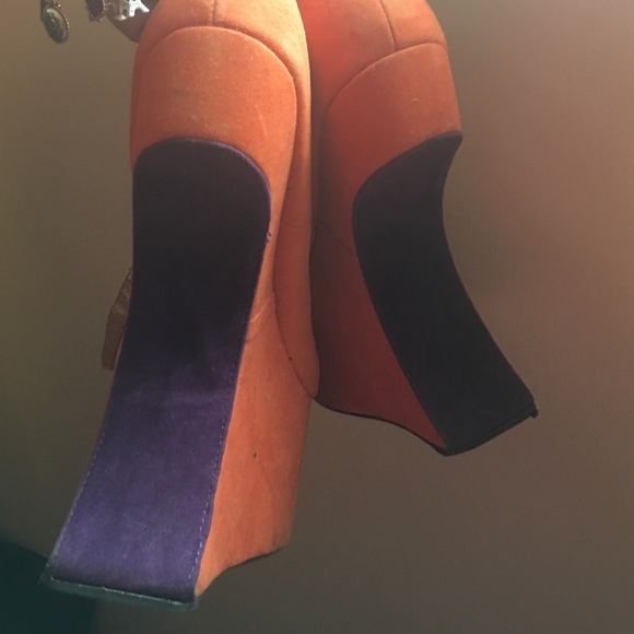 Orange and purple platforms - Picture 2 of 4