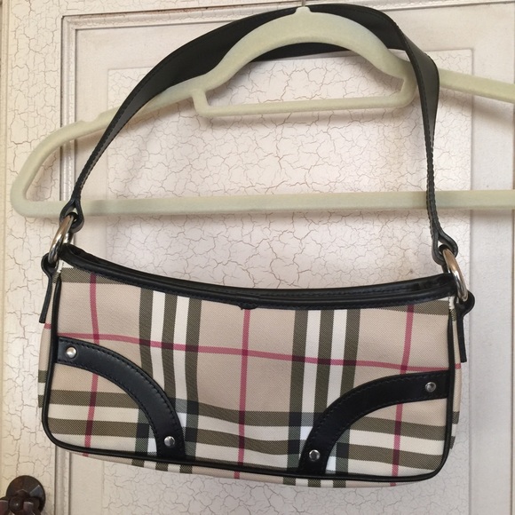 🎉Sold🎉. Burberry shoulder bag - Picture 2 of 4