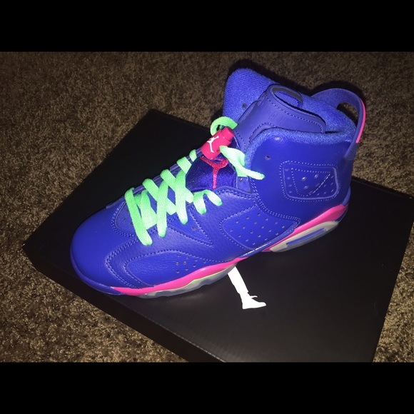 JORDAN 6s - Picture 1 of 4