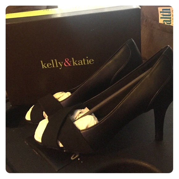 Brand new black heels