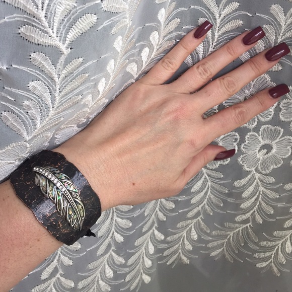 Rustic Abalone & Rhinestones Feather Bracelet - Picture 2 of 4