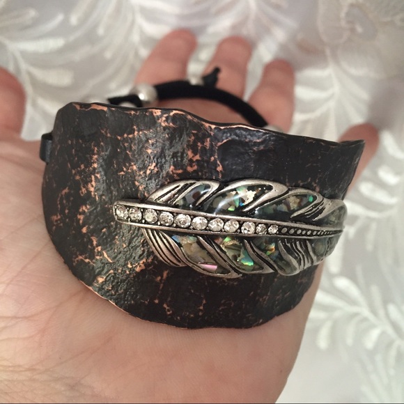 Rustic Abalone & Rhinestones Feather Bracelet - Picture 4 of 4