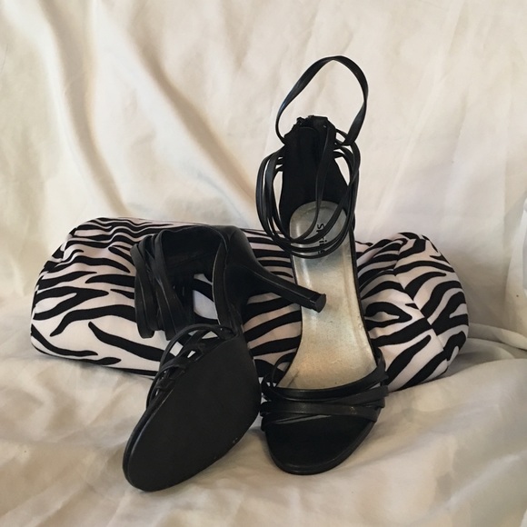 Shoes - Picture 2 of 3
