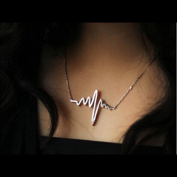 Silver Tone heart beat , heart line Necklace - Picture 2 of 2
