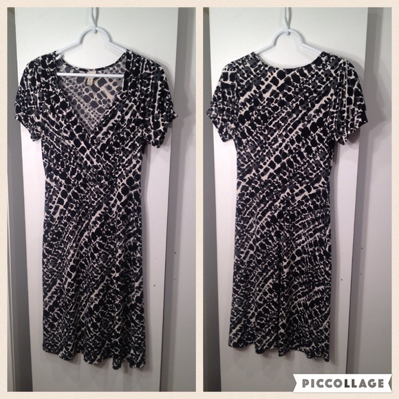 Dresses & Skirts - Patterned Merona dress size XS