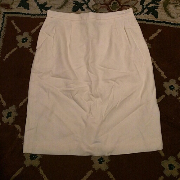 Cream Jones New York Skirt