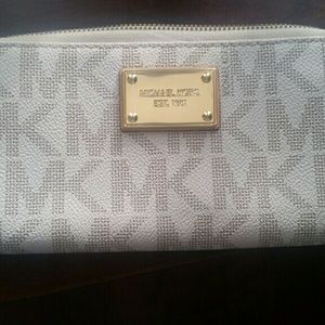 Michael Kors wallet
