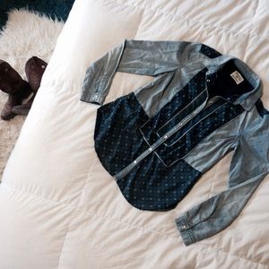 🌿Holding Horses Shirt🌿