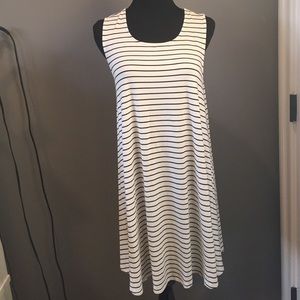 AE Black and Cream Shift Loose fitting dress