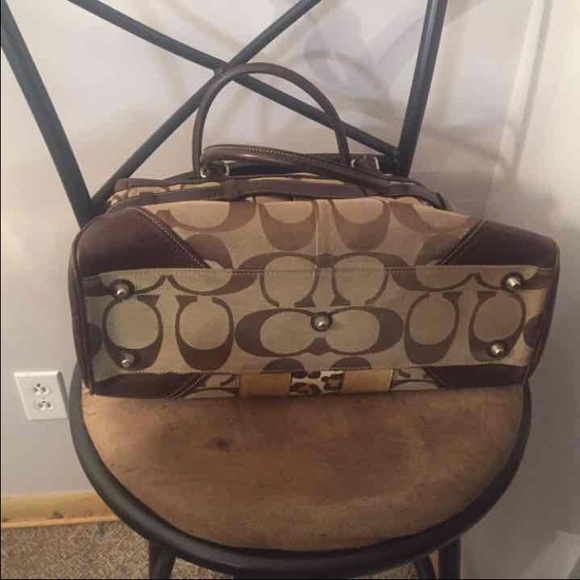 Coach purse - Picture 3 of 3