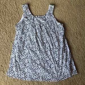 Black and white flower top